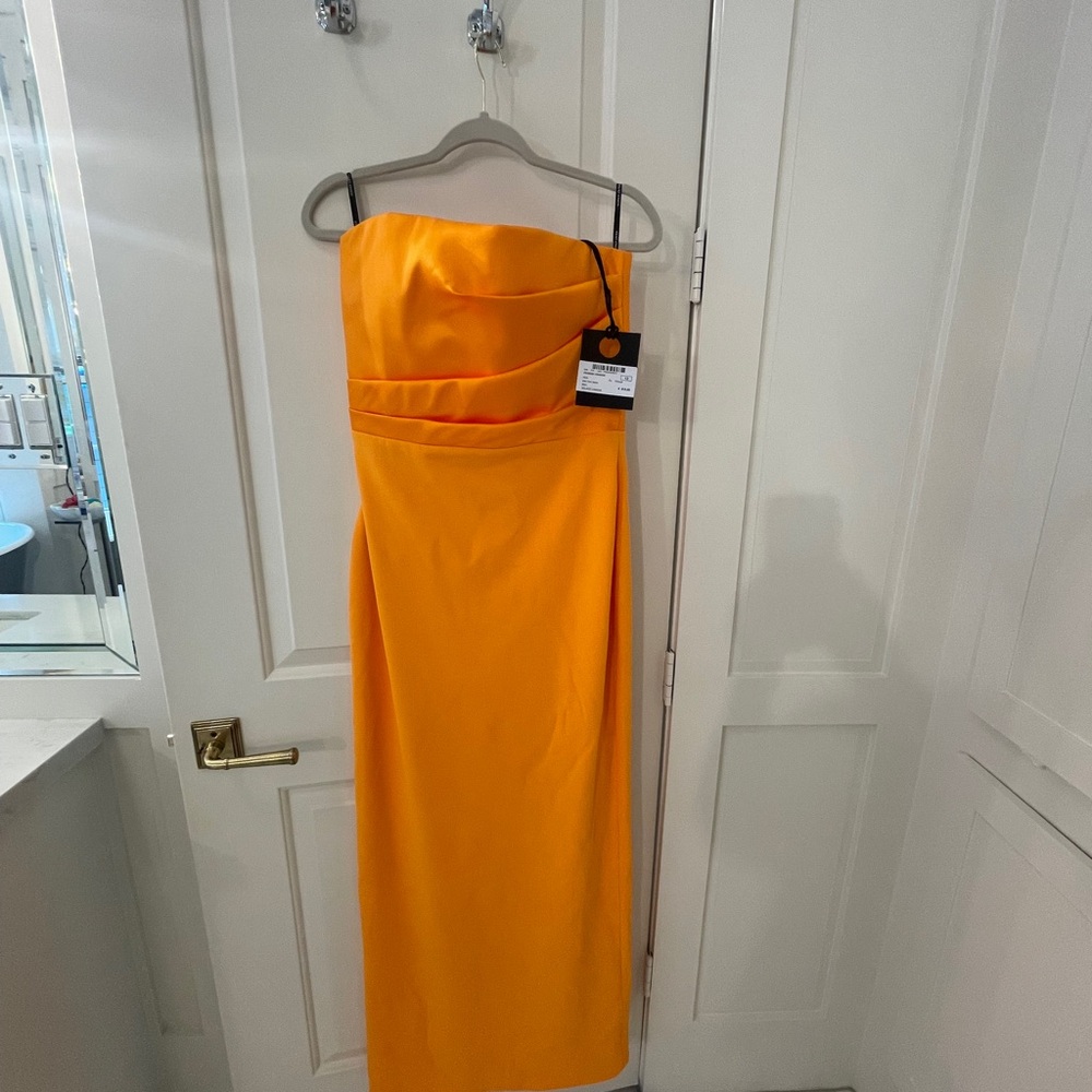 NWT! SOLACE LONDON GORGEOUS DRESS IN ORANGE.
